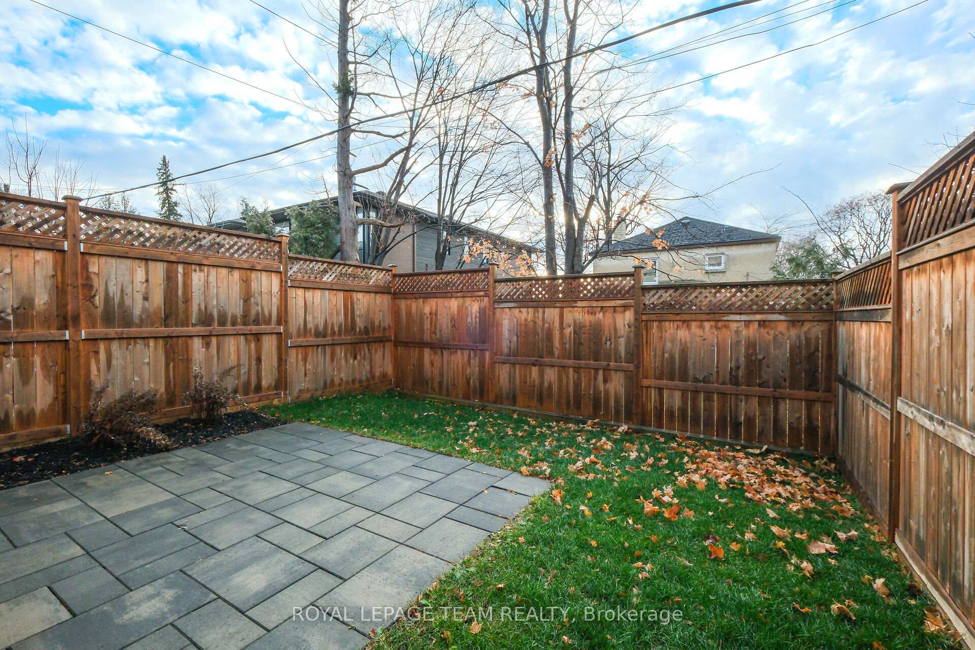 Photo 32 of 568 Edison Avenue, Ottawa, McKellar/Highland — HOMEH