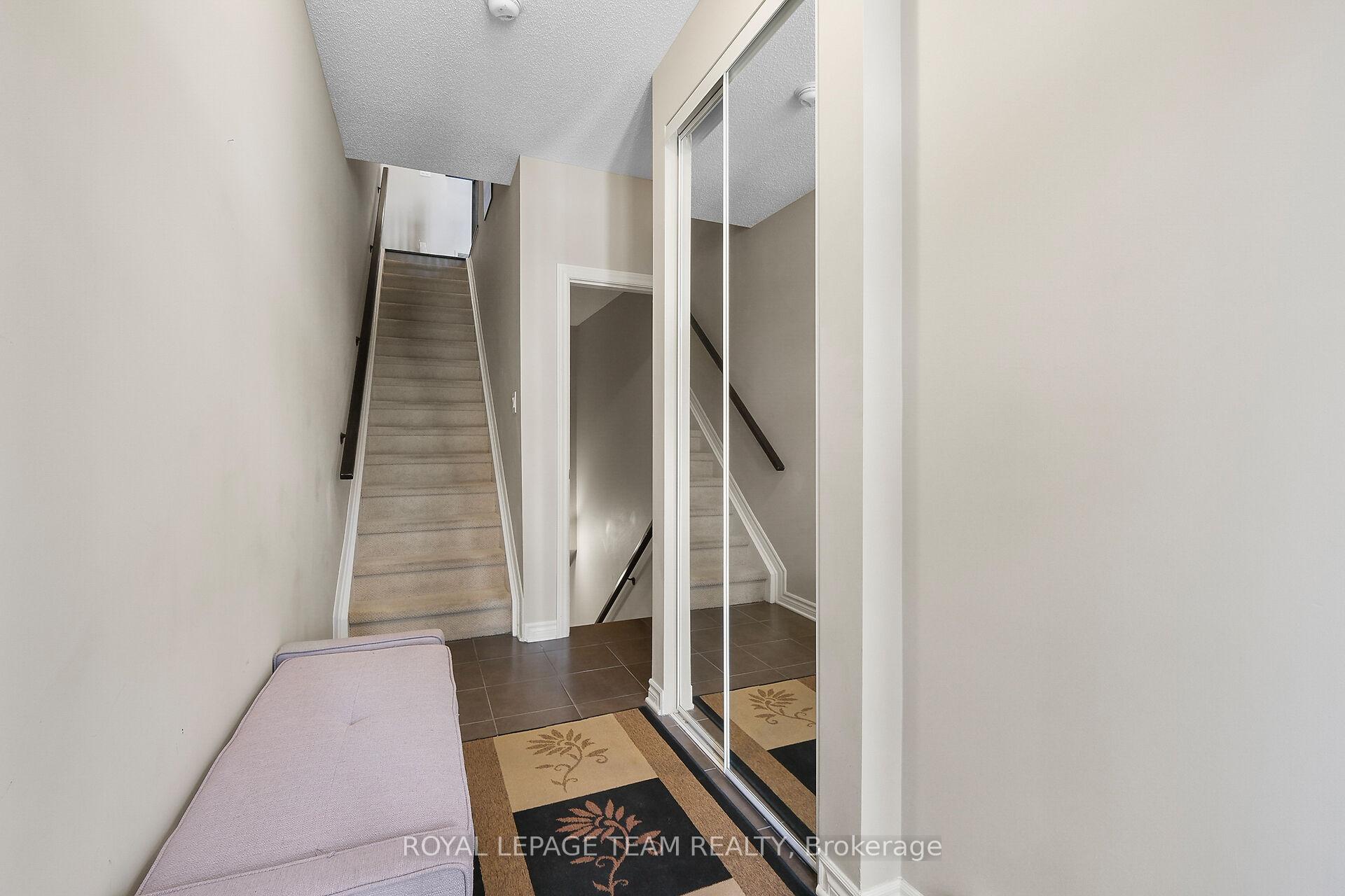 Photo 3 of 220 Pembina Private, Ottawa, Riverside South/Gloucester Glen — HOMEH