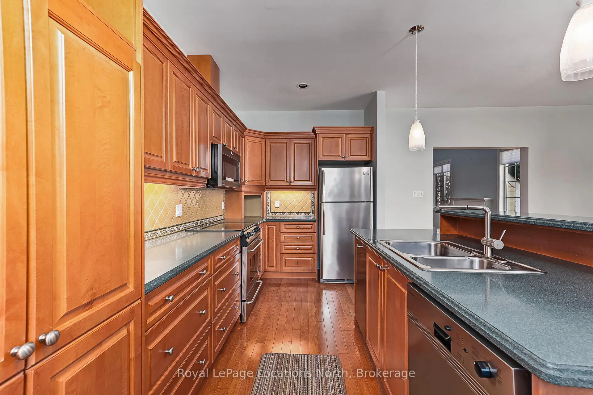 Photo 14 of 11 Callary Crescent, Collingwood — HOMEH