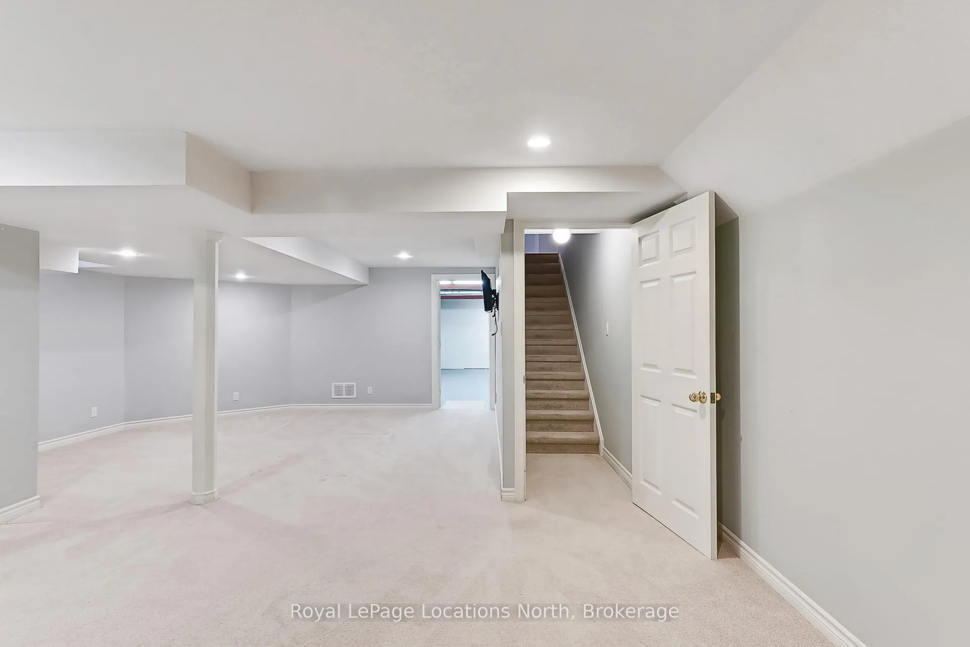 Photo 33 of 11 Callary Crescent, Collingwood — HOMEH
