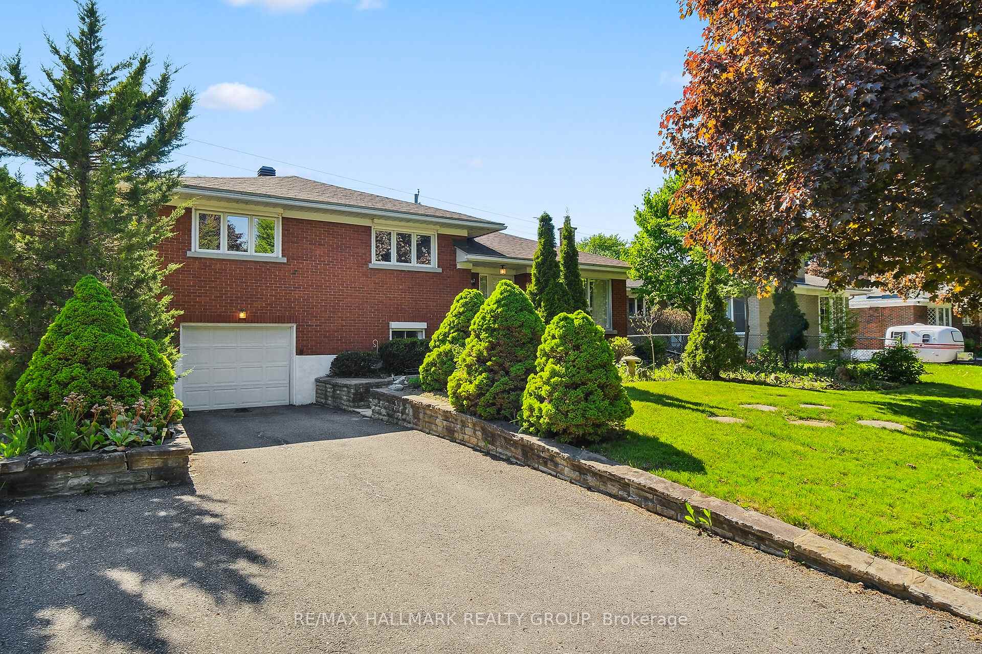 Front of 2042 Dorval Avenue
