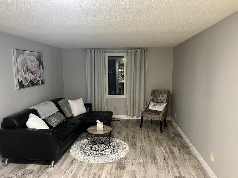 Photo 2 of Unit room2, 29 Oak Avenue, Brant — HOMEH