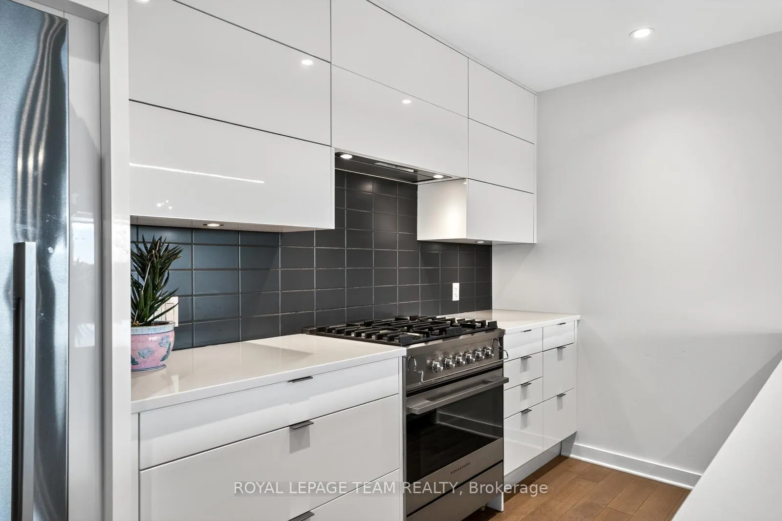 Photo 17 of Unit 608, 135 Barrette Street, Ottawa, Vanier — HOMEH