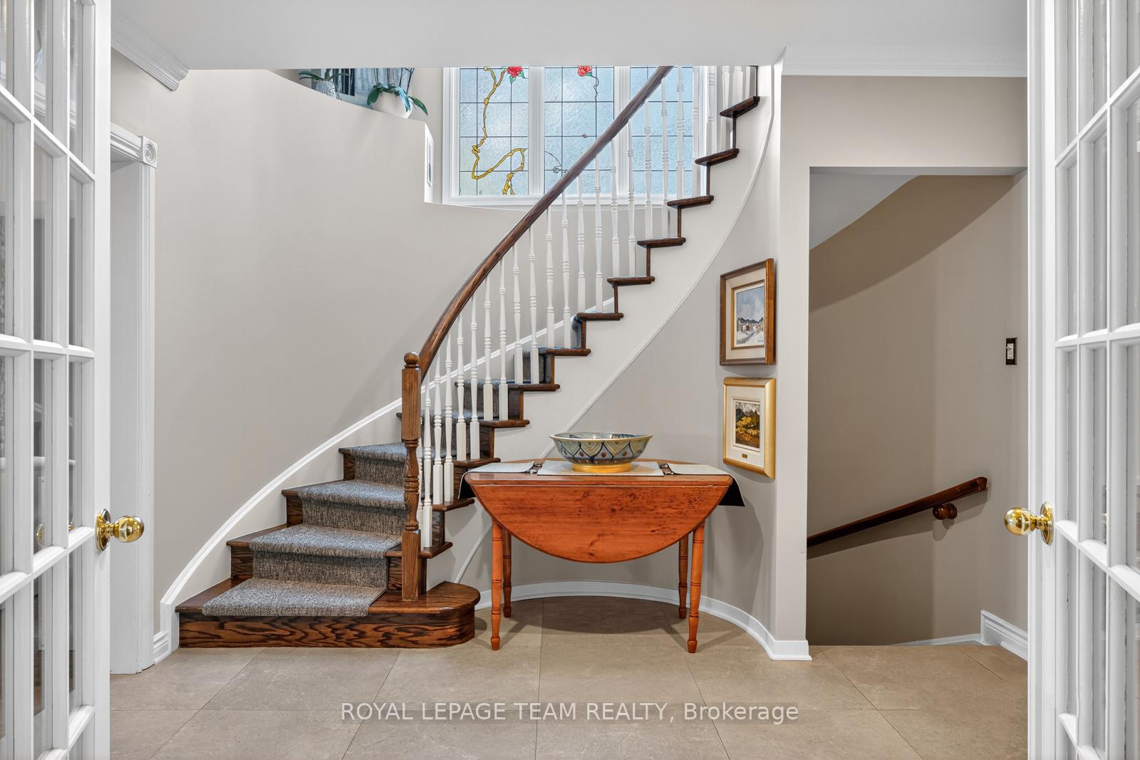 Photo 3 of 19 Bittern Court, Ottawa, Rockcliffe — HOMEH