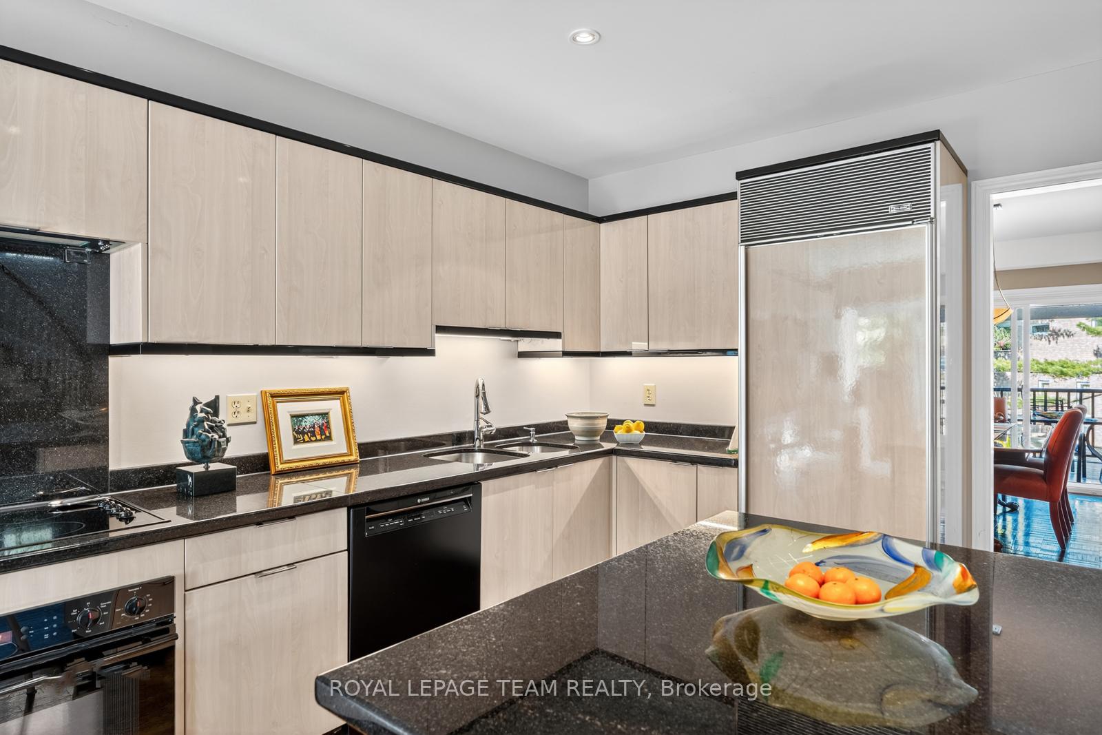 Photo 5 of 19 Bittern Court, Ottawa, Rockcliffe — HOMEH