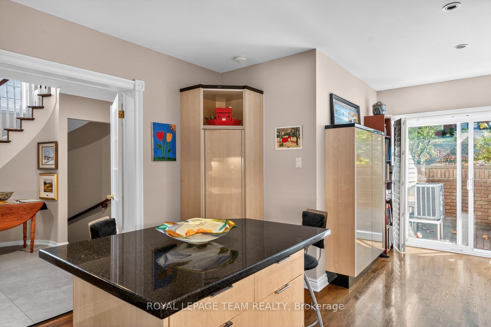 Photo 8 of 19 Bittern Court, Ottawa, Rockcliffe — HOMEH