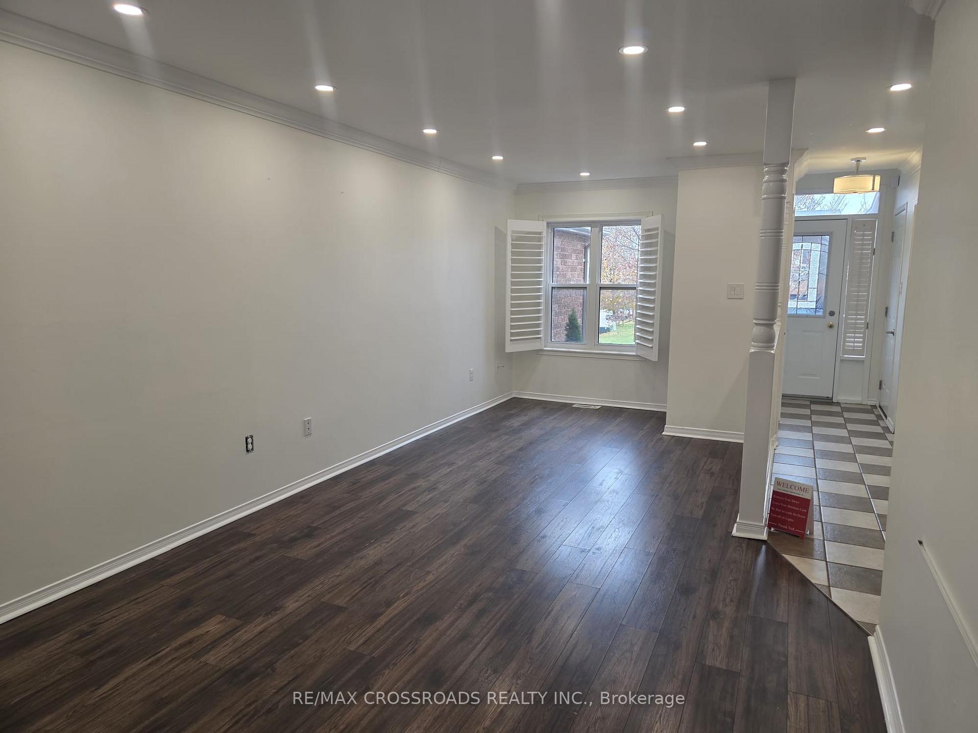 Photo 2 of 25 Fry Crescent, Clarington, Bowmanville — HOMEH