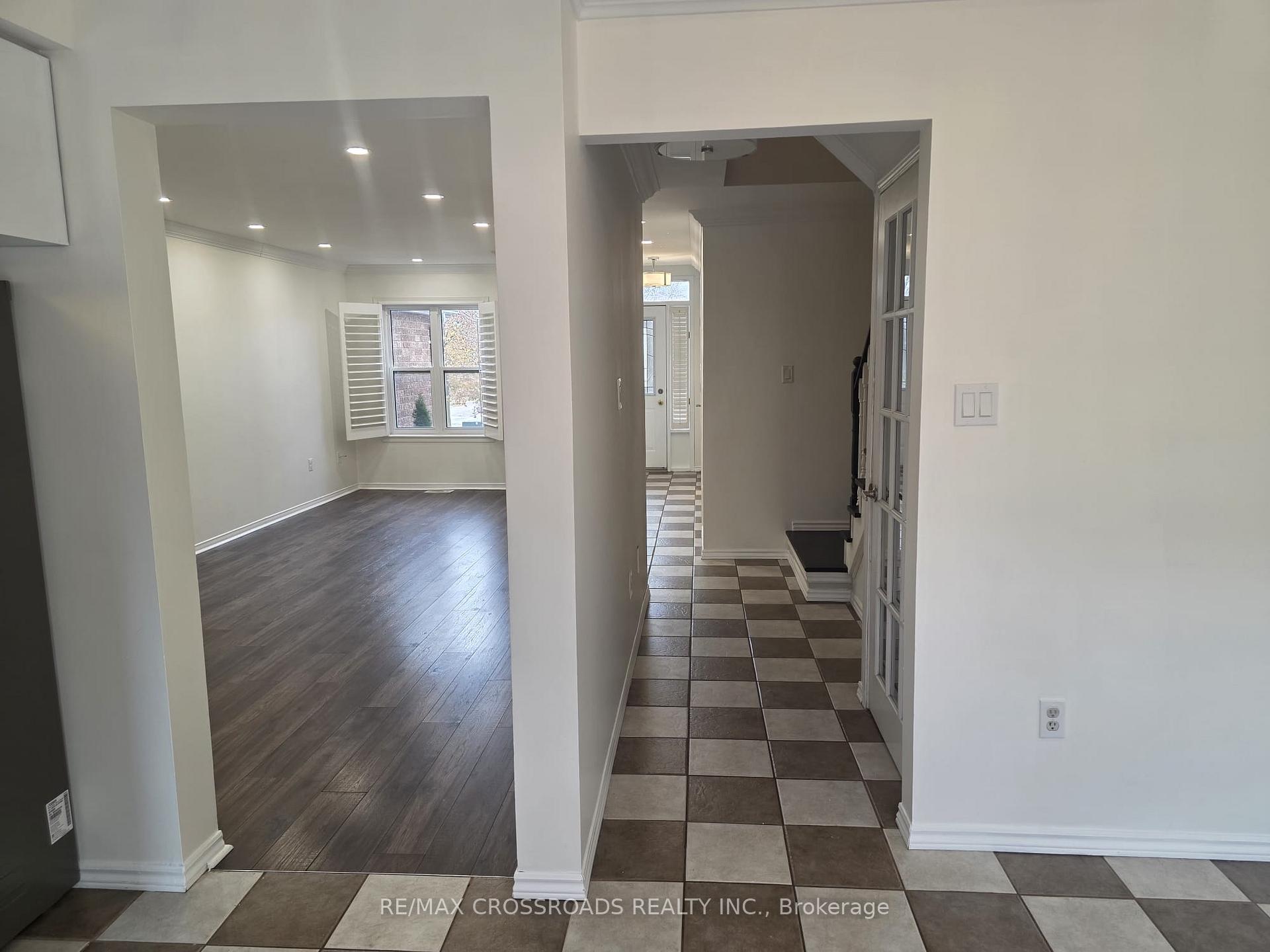 Photo 7 of 25 Fry Crescent, Clarington, Bowmanville — HOMEH
