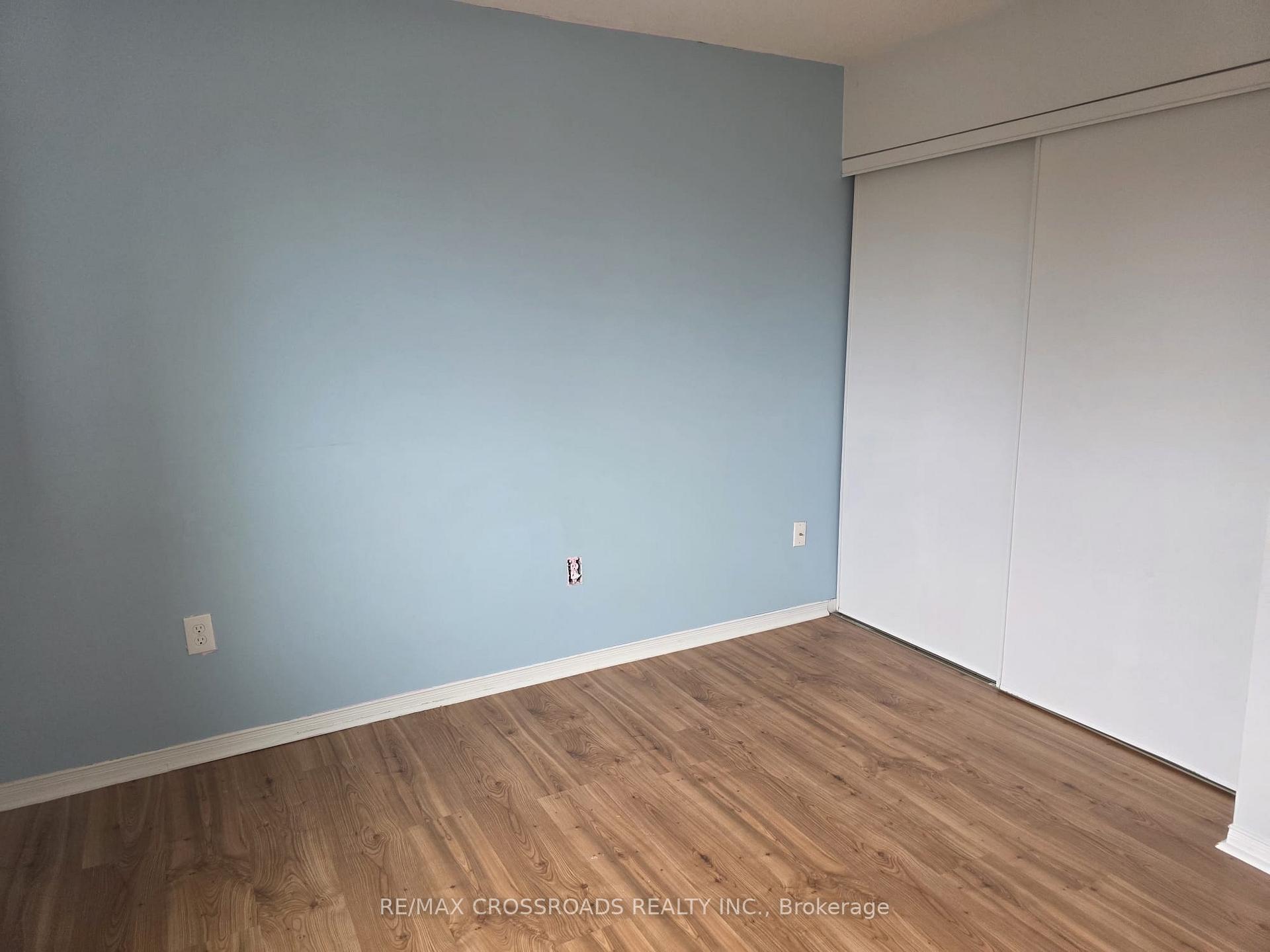 Photo 18 of 25 Fry Crescent, Clarington, Bowmanville — HOMEH