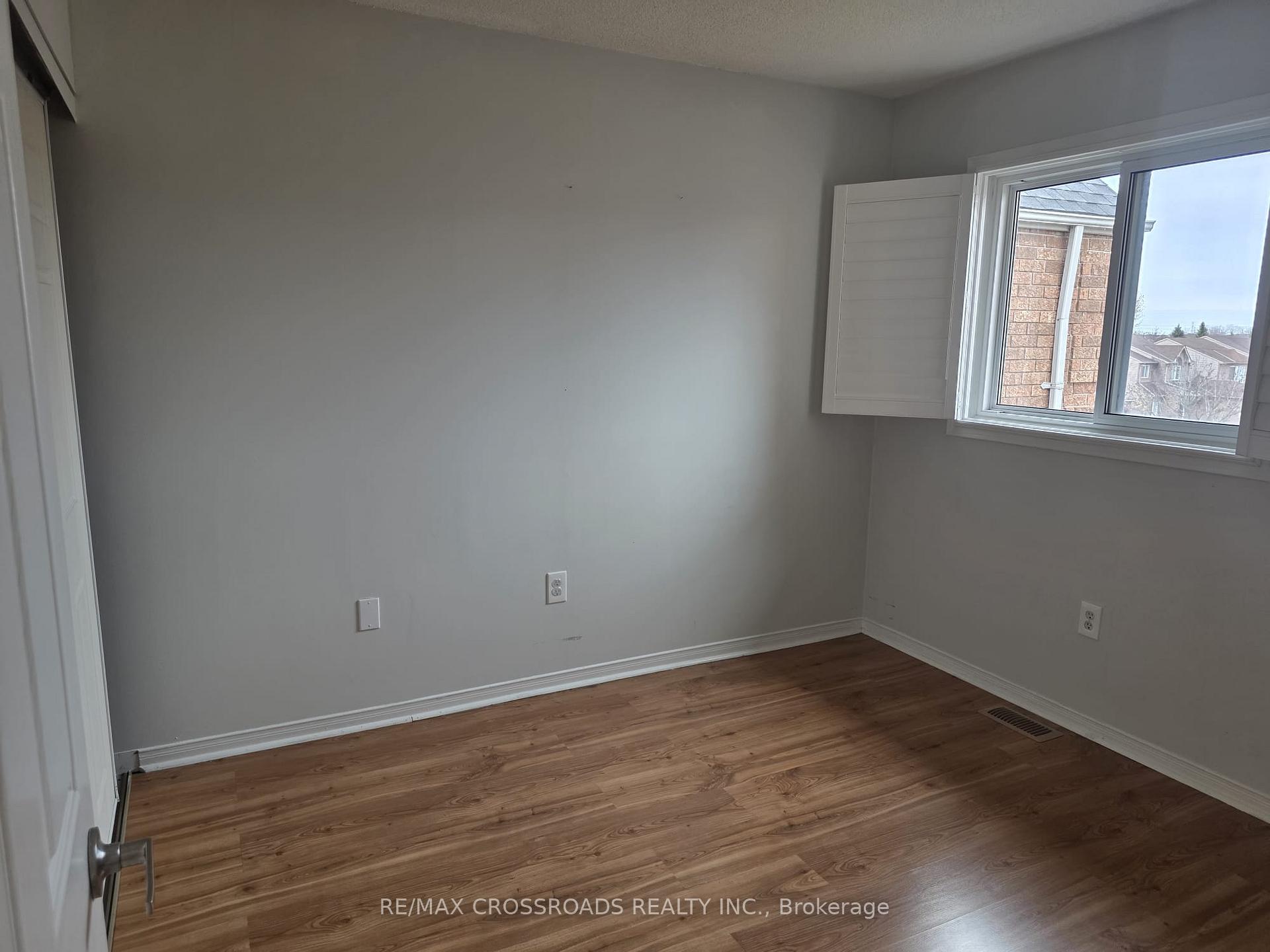 Photo 16 of 25 Fry Crescent, Clarington, Bowmanville — HOMEH