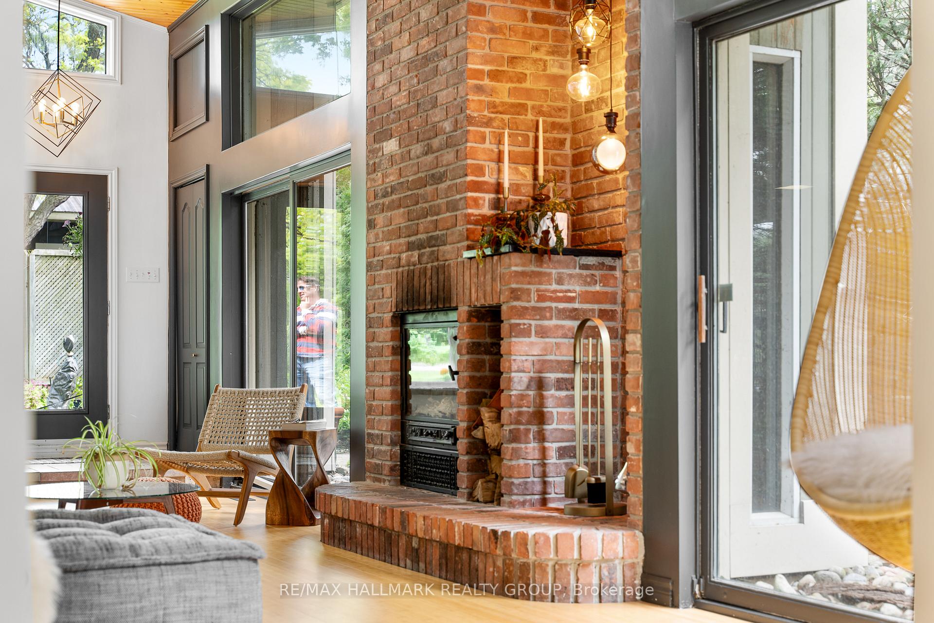 Photo 7 of 17 Hastings Street, Ottawa, Crystal Bay/Rocky Point — HOMEH