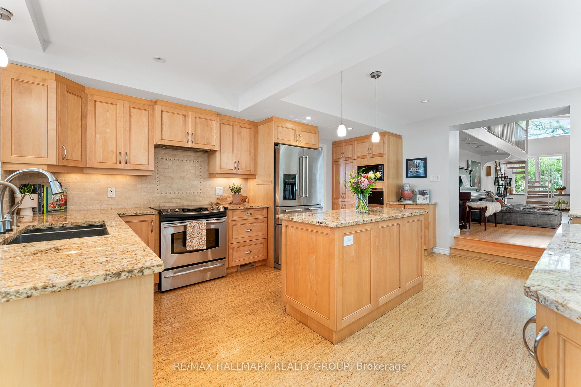 Photo 19 of 17 Hastings Street, Ottawa, Crystal Bay/Rocky Point — HOMEH