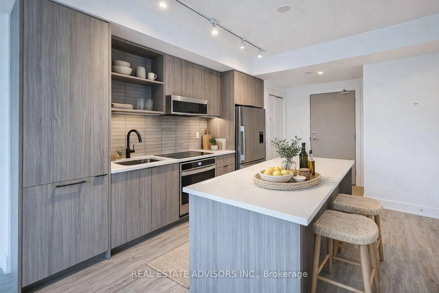 Photo 4 of Unit 522, 185 Dunlop Street E, Barrie, Lakeshore — HOMEH