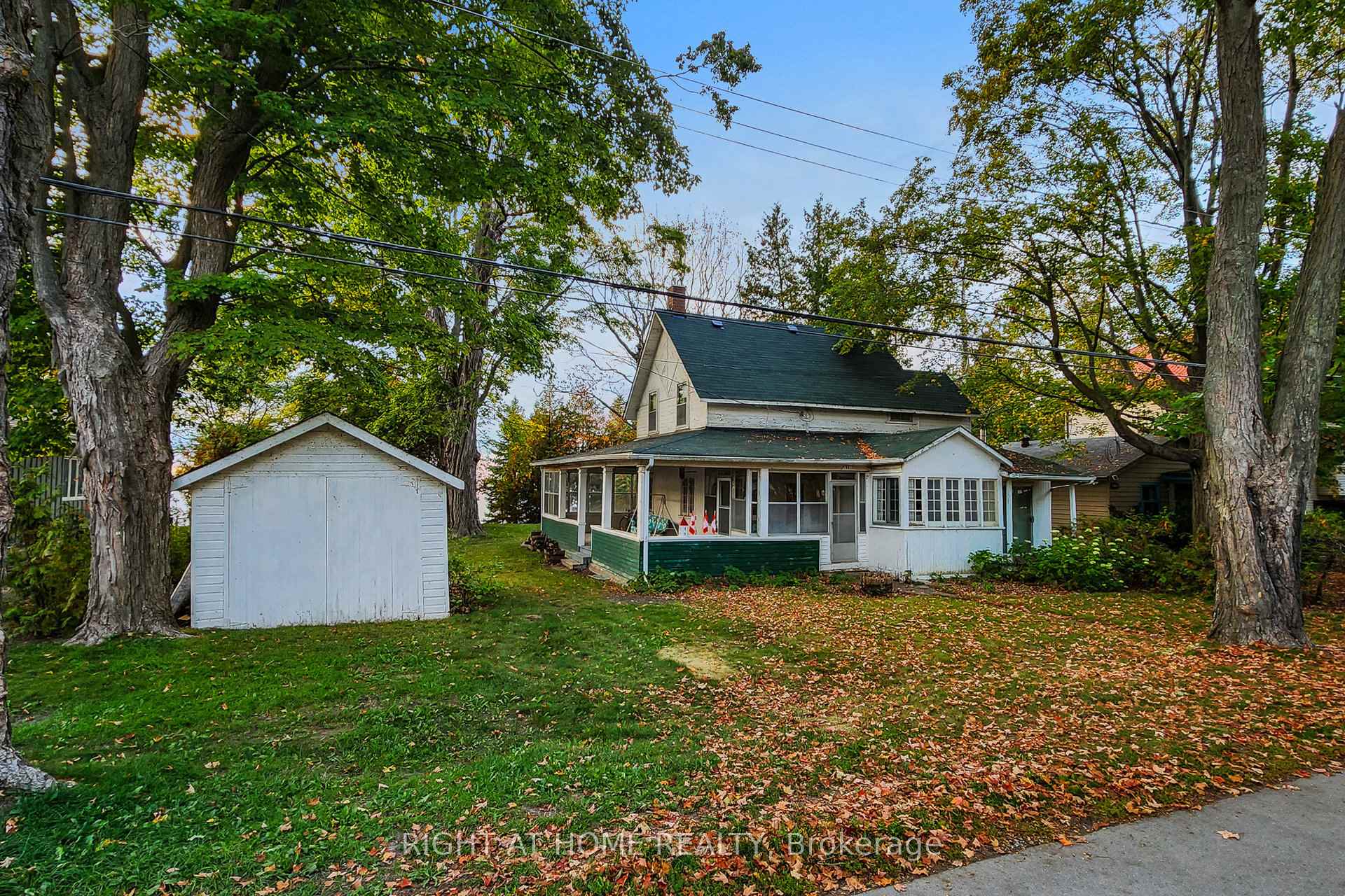 Photo 3 of 74 Morrison Avenue, Brock, Beaverton — HOMEH