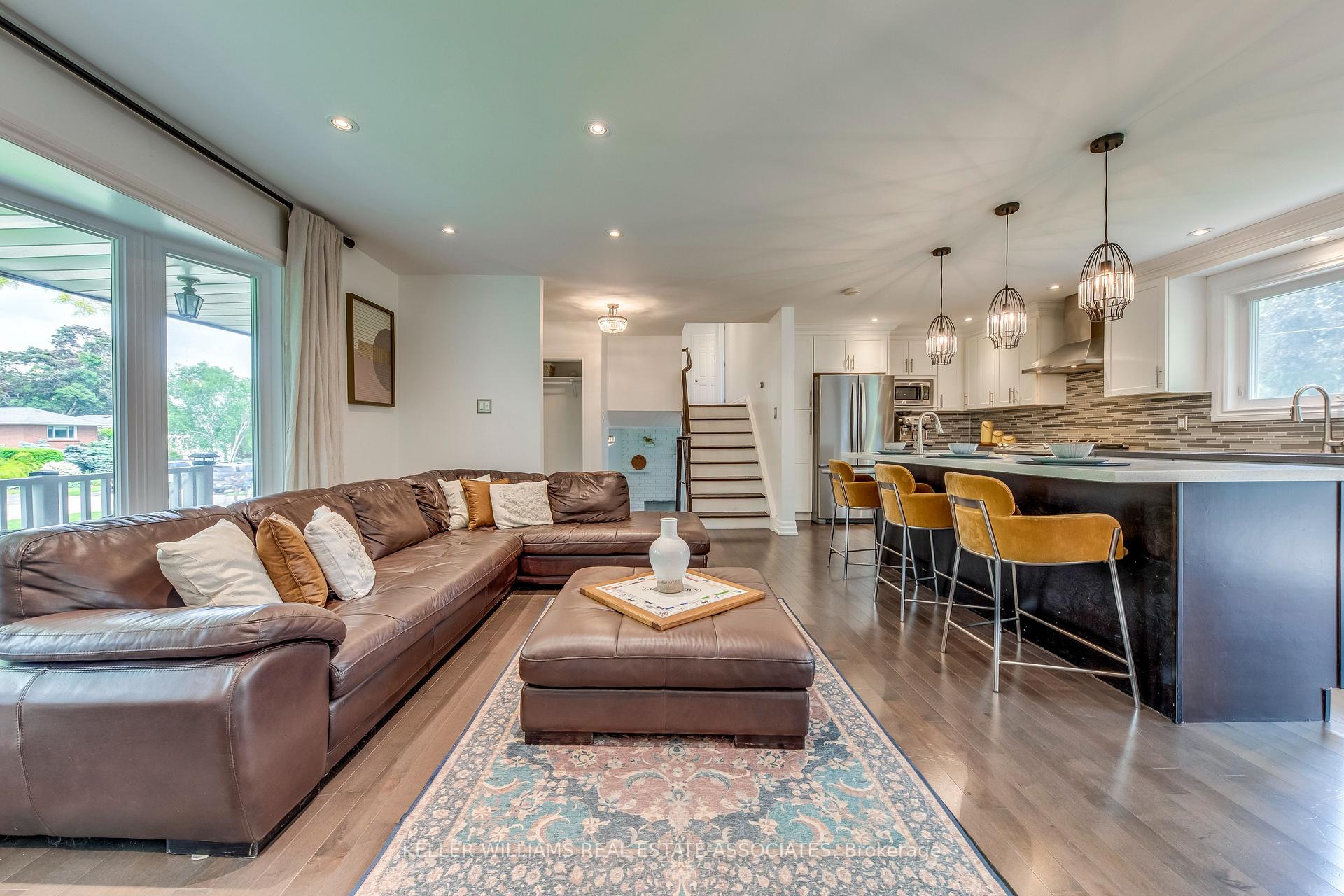 Photo 7 of 39 Hills Road, Ajax, South East — HOMEH