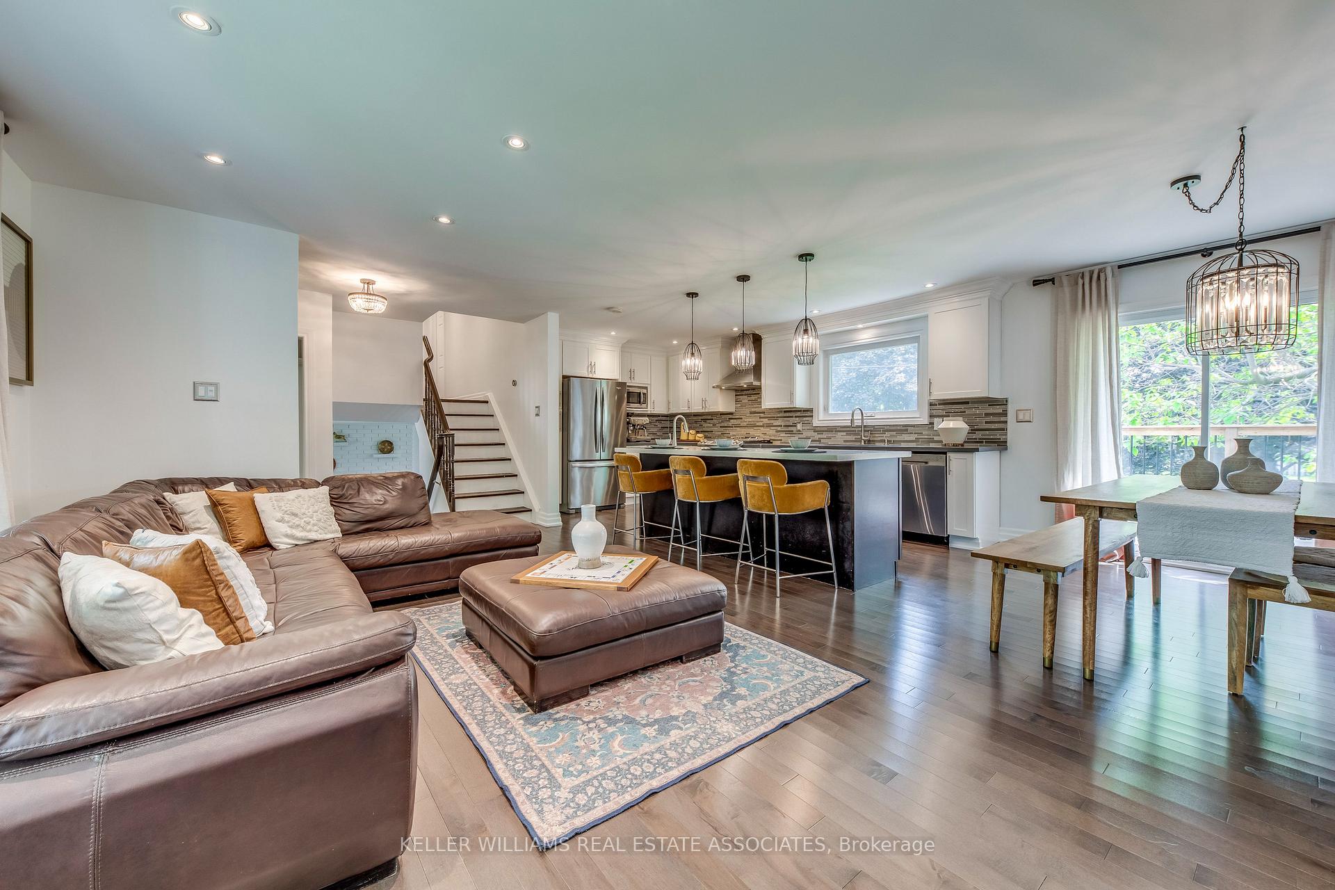 Photo 6 of 39 Hills Road, Ajax, South East — HOMEH