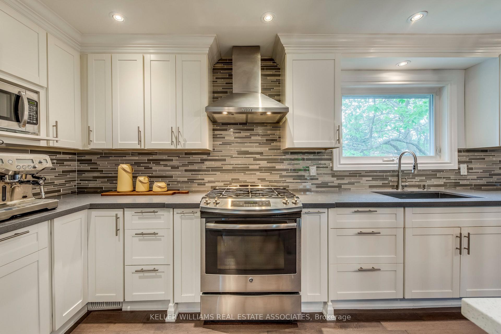 Photo 12 of 39 Hills Road, Ajax, South East — HOMEH