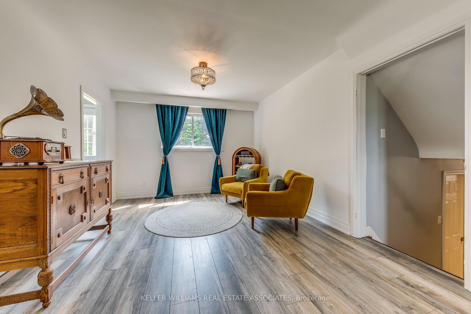 Photo 22 of 39 Hills Road, Ajax, South East — HOMEH