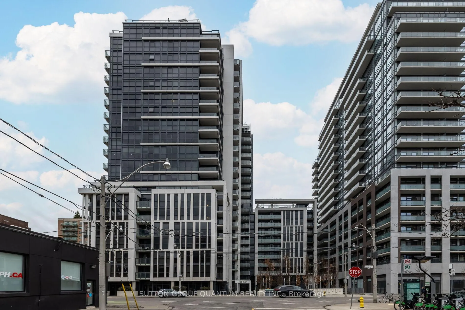 Photo 2 of Unit LPH 03, 400 Adelaide Street, Toronto, Waterfront Communities — HOMEH
