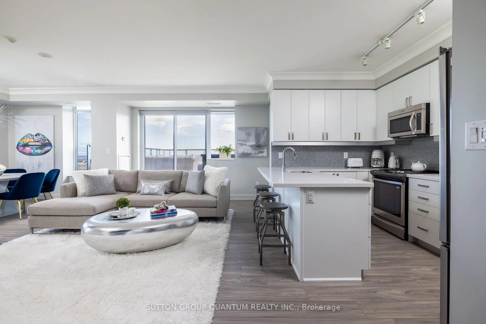Photo 4 of Unit LPH 03, 400 Adelaide Street, Toronto, Waterfront Communities — HOMEH