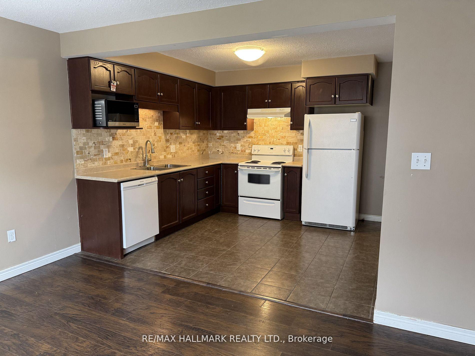 Photo 3 of Unit 18, 361 Arkell Road, Guelph, Pineridge/Westminster Woods — HOMEH