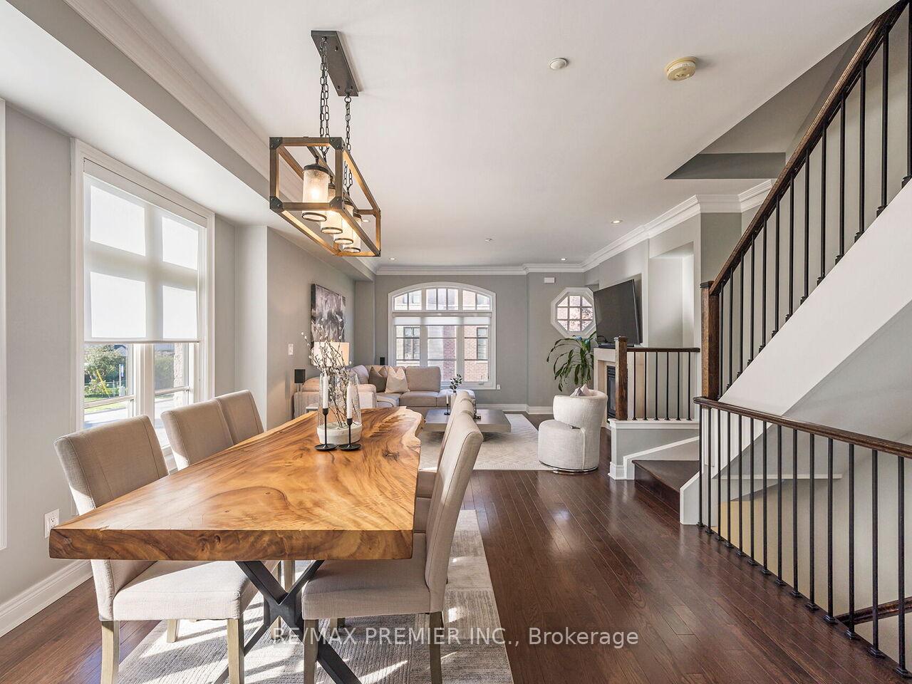 Photo 5 of 1 Powseland Crescent, Vaughan, West Woodbridge — HOMEH