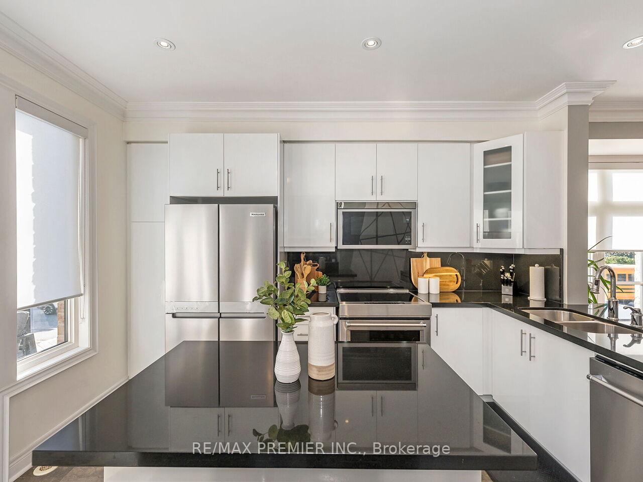 Photo 13 of 1 Powseland Crescent, Vaughan, West Woodbridge — HOMEH