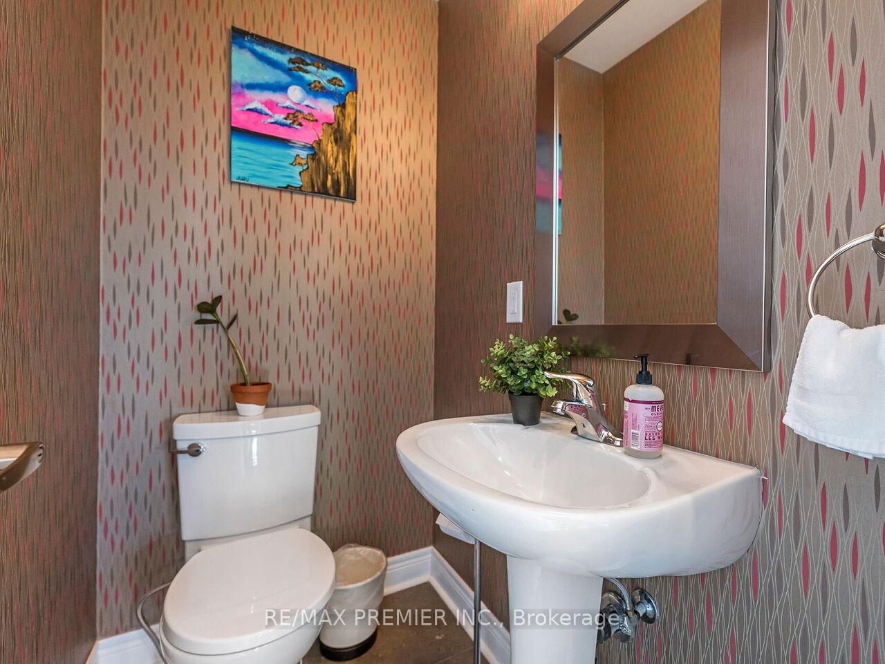 Photo 18 of 1 Powseland Crescent, Vaughan, West Woodbridge — HOMEH