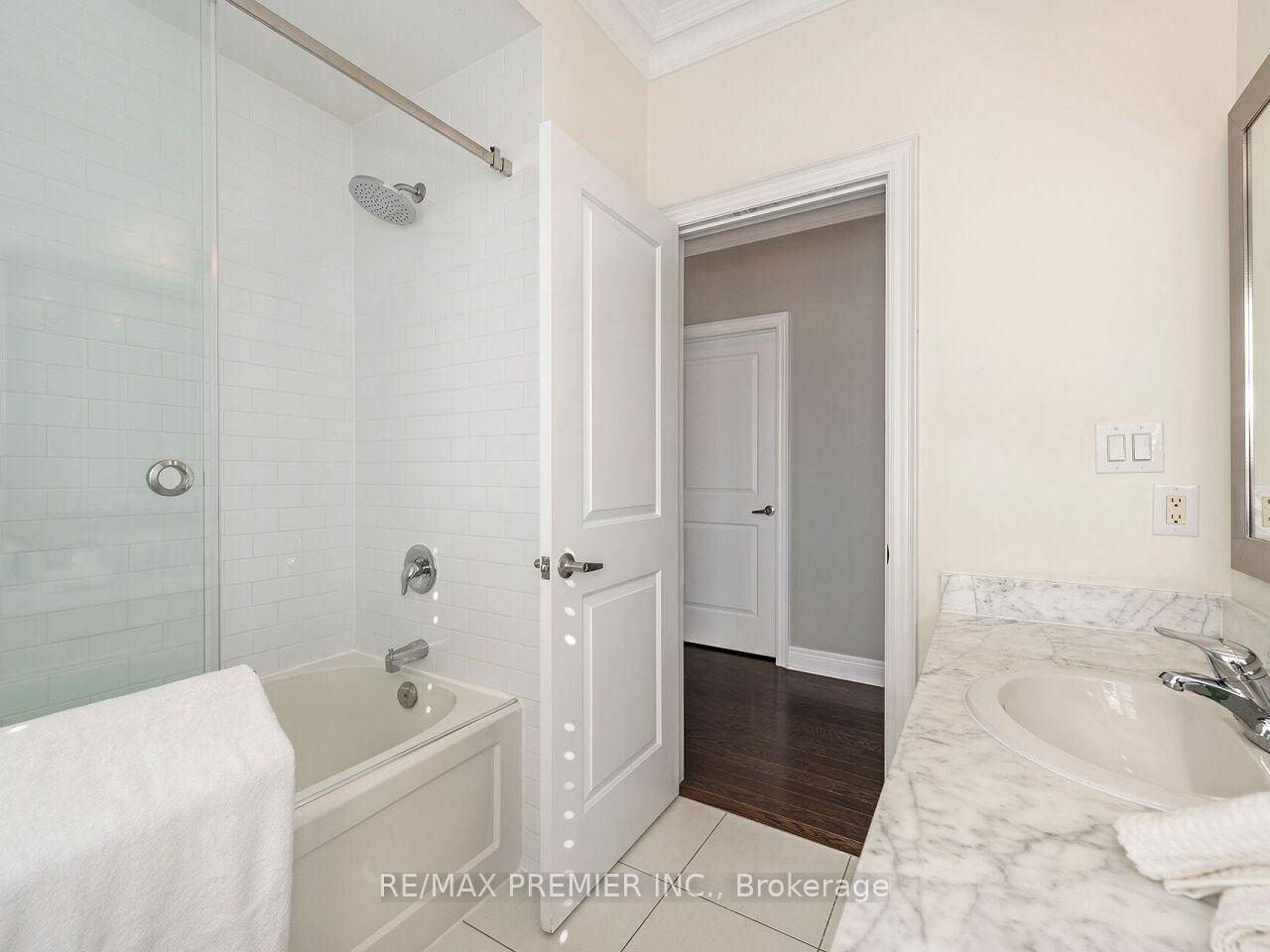 Photo 30 of 1 Powseland Crescent, Vaughan, West Woodbridge — HOMEH