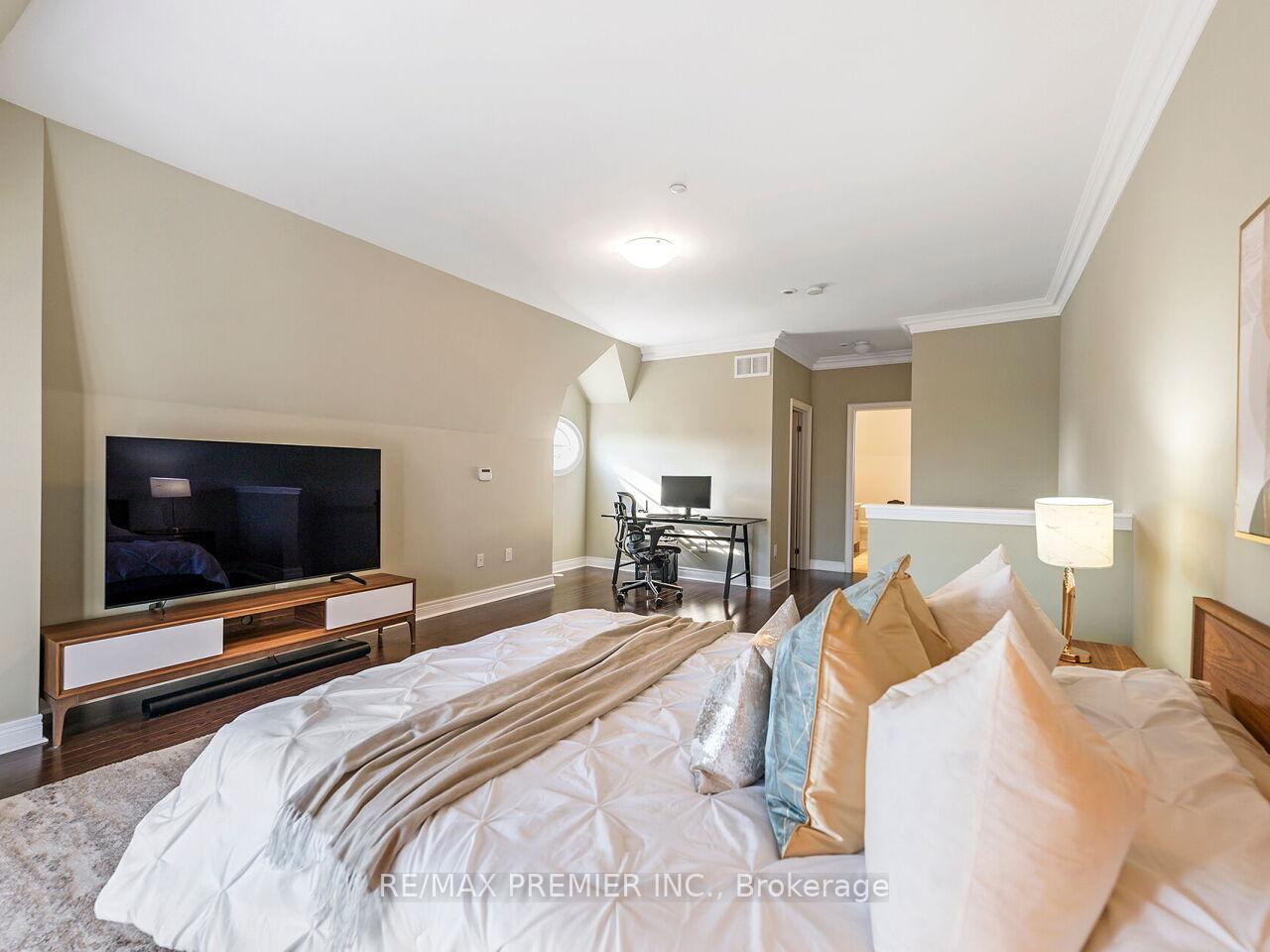 Photo 37 of 1 Powseland Crescent, Vaughan, West Woodbridge — HOMEH
