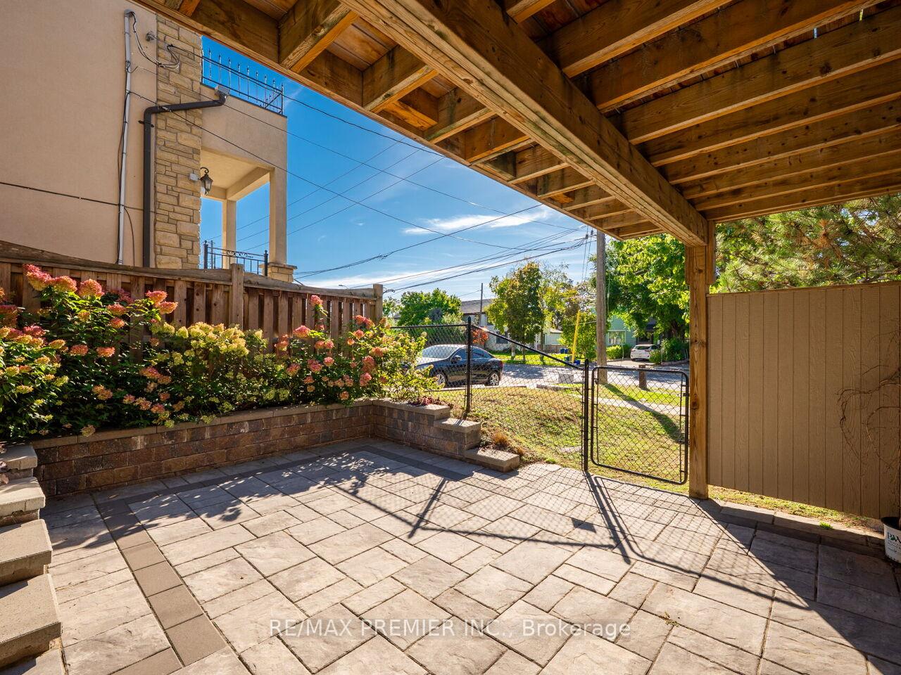 Photo 47 of 1 Powseland Crescent, Vaughan, West Woodbridge — HOMEH
