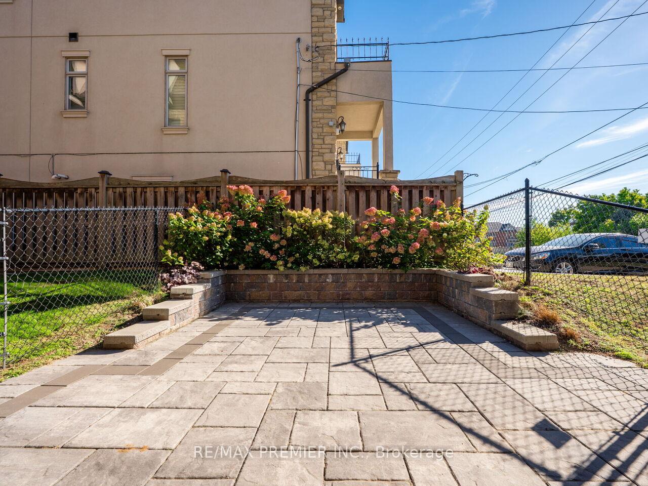 Photo 49 of 1 Powseland Crescent, Vaughan, West Woodbridge — HOMEH