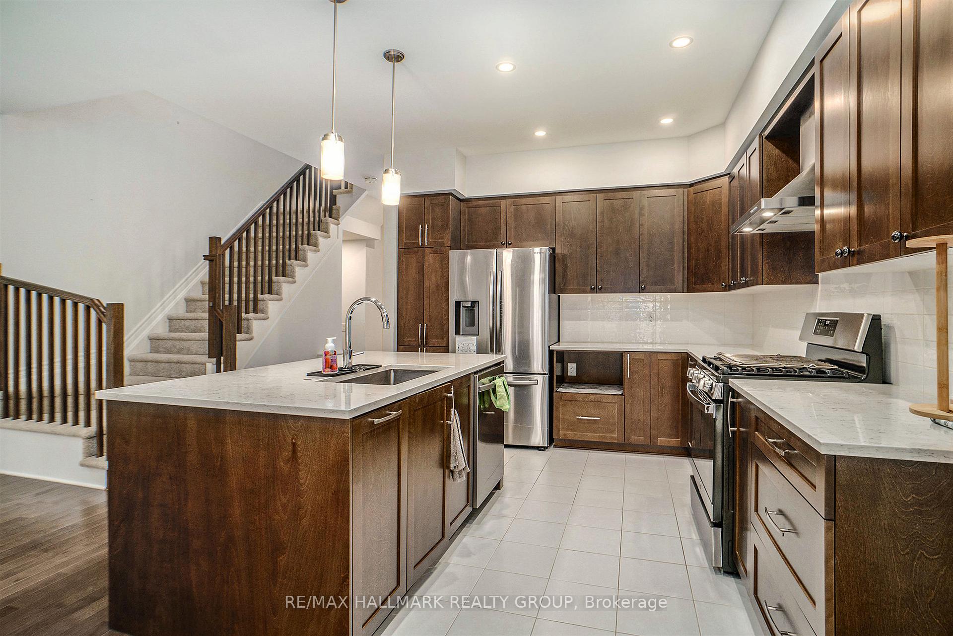Photo 9 of 97 Canvasback Ridge, Ottawa, Riverside South/Gloucester Glen — HOMEH