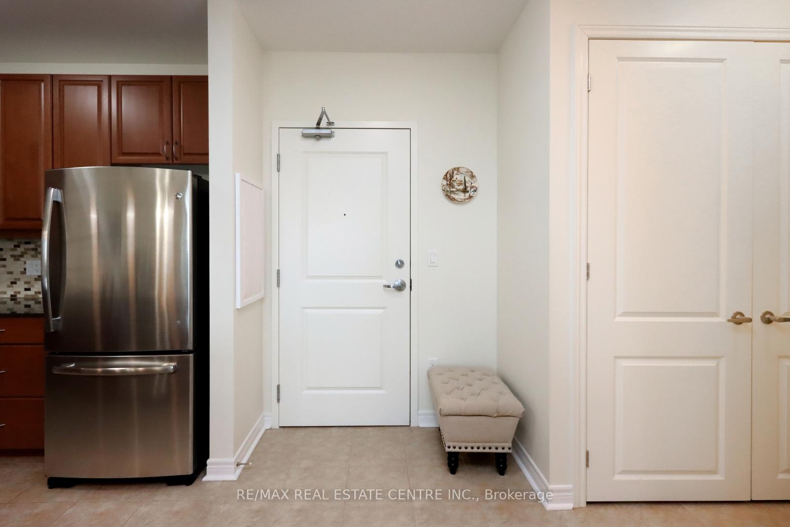 Photo 7 of Unit 406, 33 Whitmer Street, Milton, Scott — HOMEH