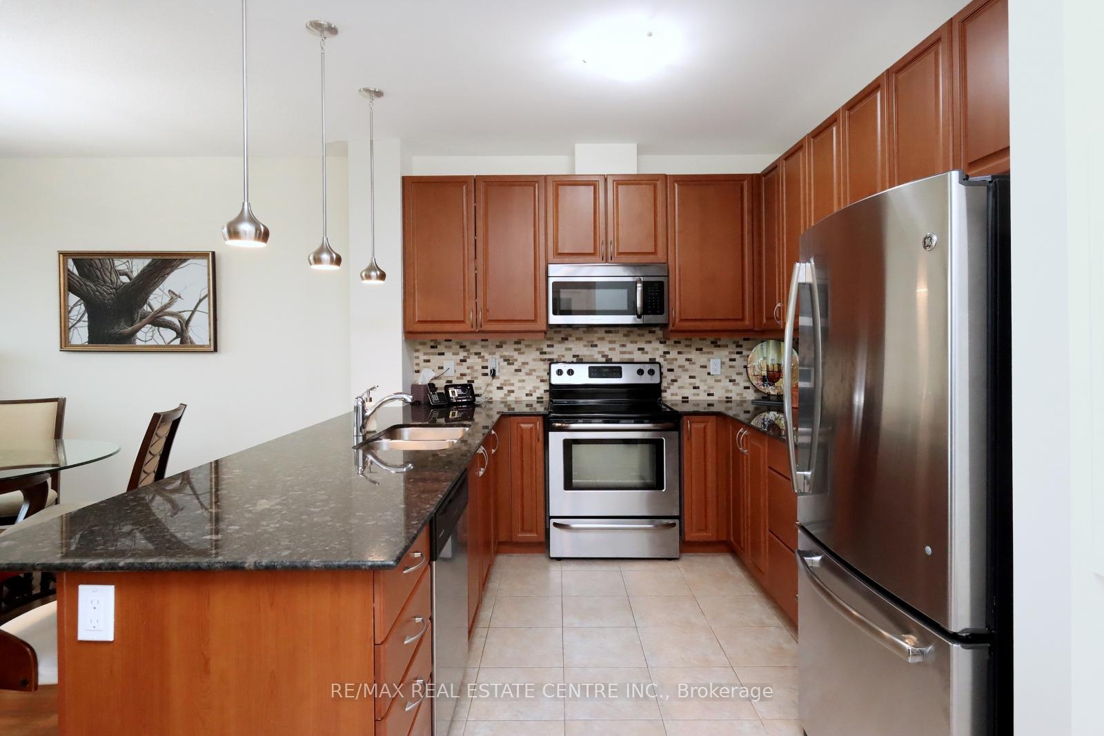 Photo 8 of Unit 406, 33 Whitmer Street, Milton, Scott — HOMEH