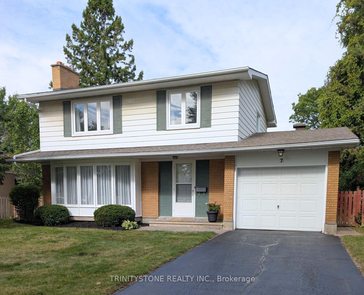 Photo 1 of 7 Pulford Crescent, Ottawa, Bayshore — HOMEH