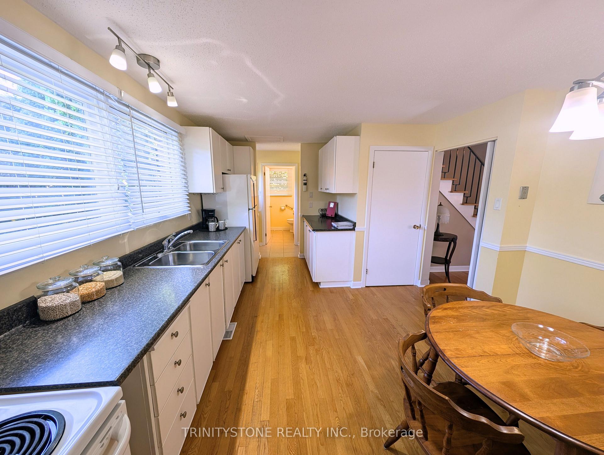 Photo 8 of 7 Pulford Crescent, Ottawa, Bayshore — HOMEH