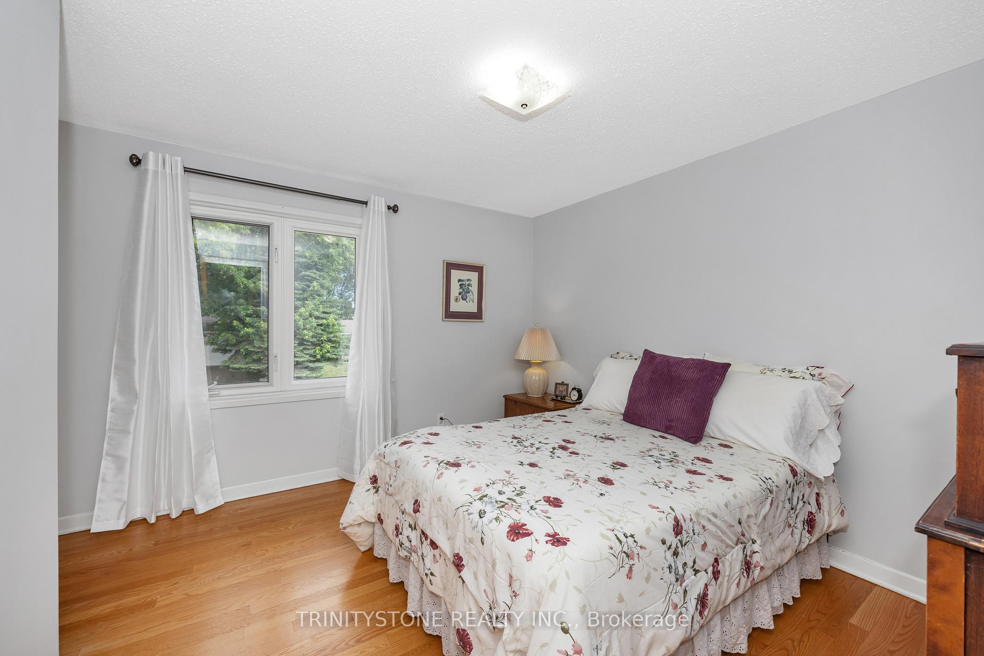 Photo 11 of 7 Pulford Crescent, Ottawa, Bayshore — HOMEH