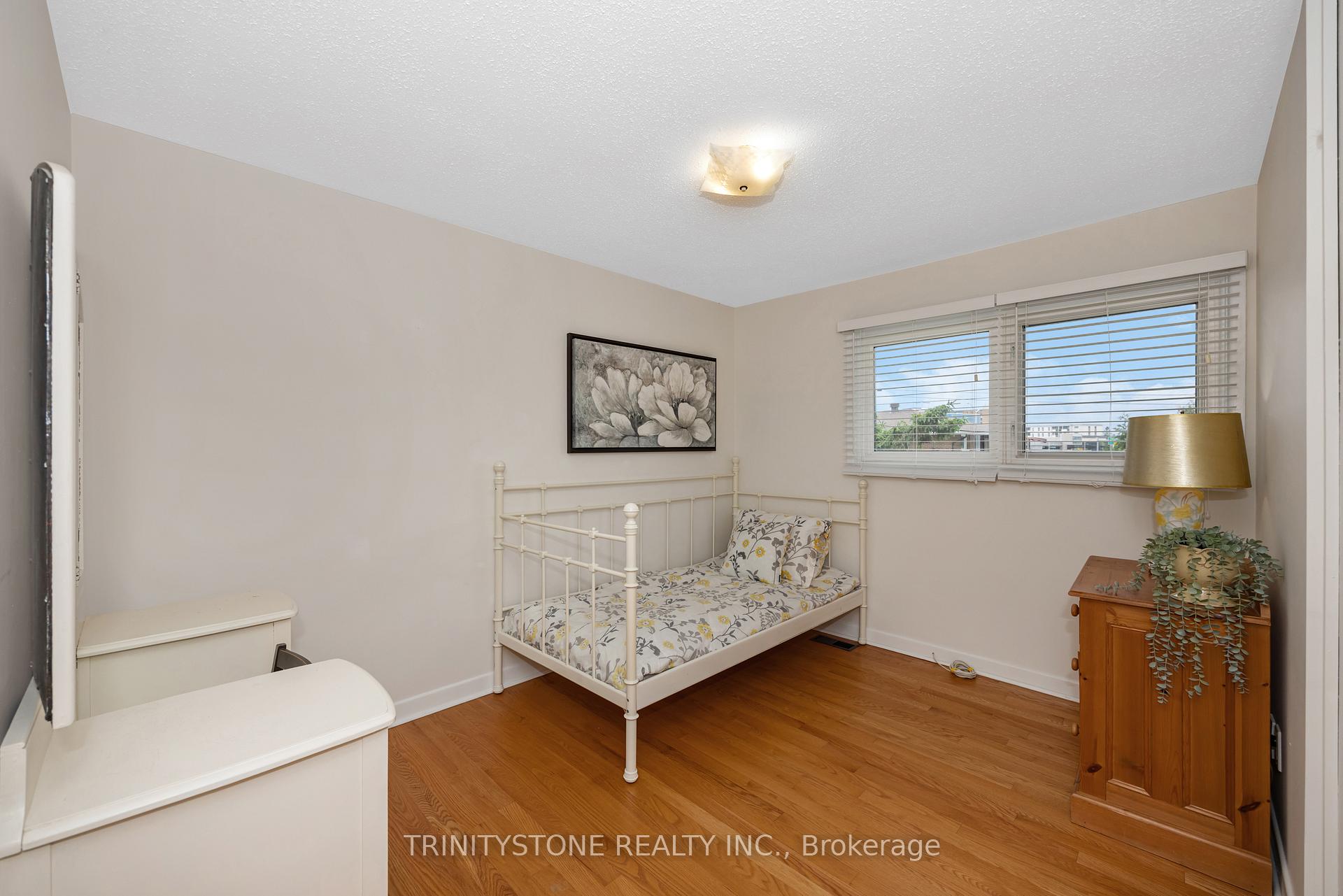 Photo 22 of 7 Pulford Crescent, Ottawa, Bayshore — HOMEH