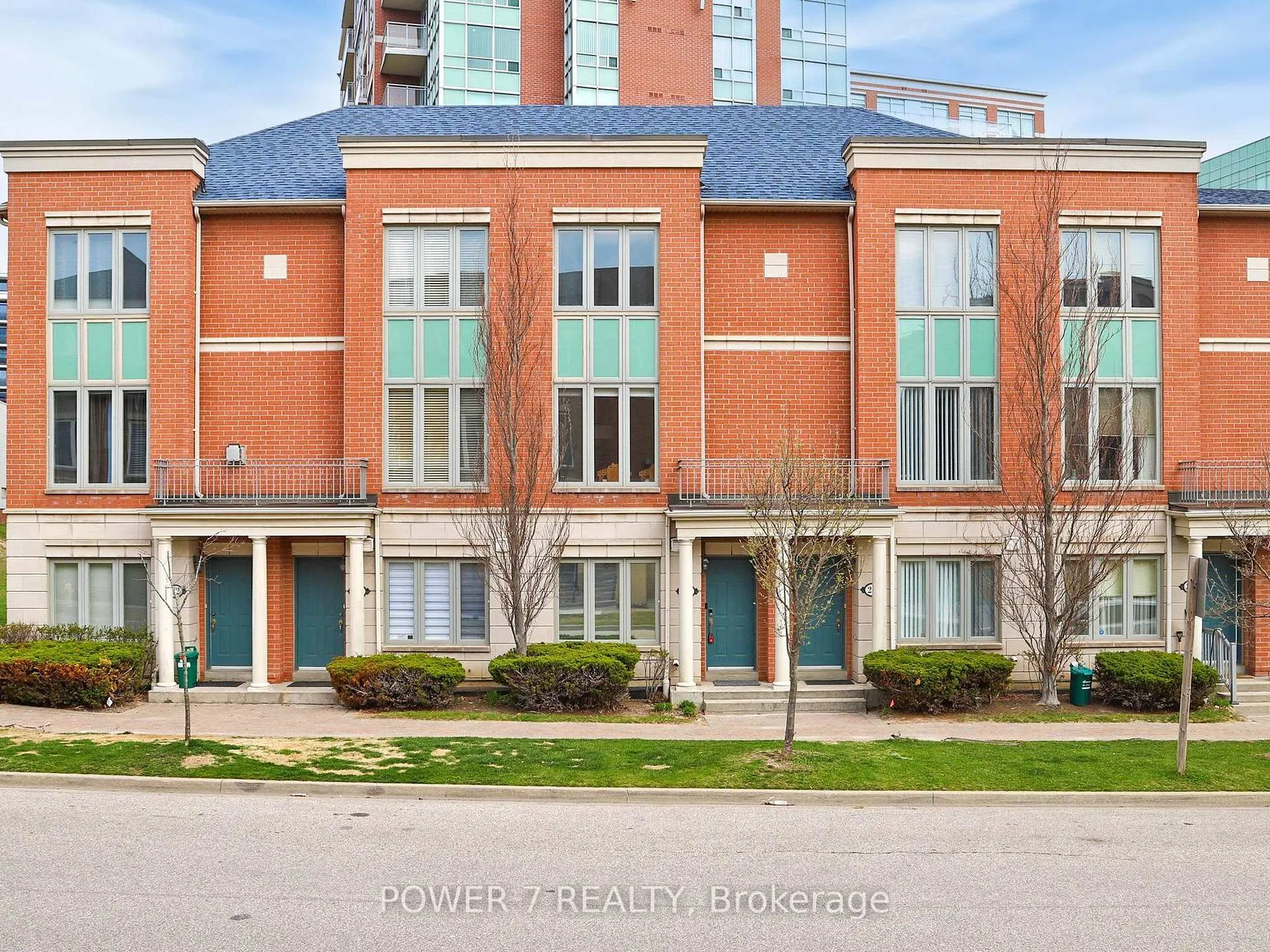 Photo 1 of 26 Suncrest Boulevard, Markham, Commerce Valley — HOMEH