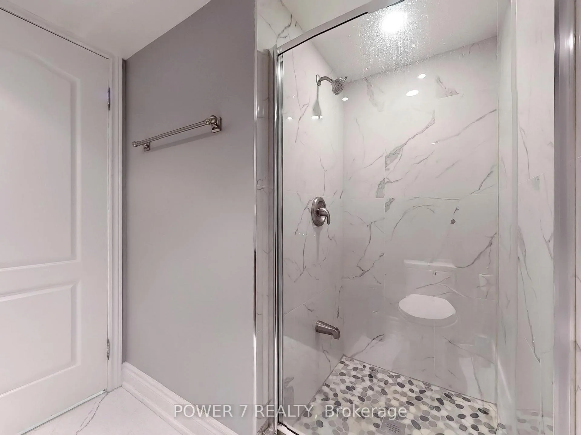 Photo 11 of 26 Suncrest Boulevard, Markham, Commerce Valley — HOMEH