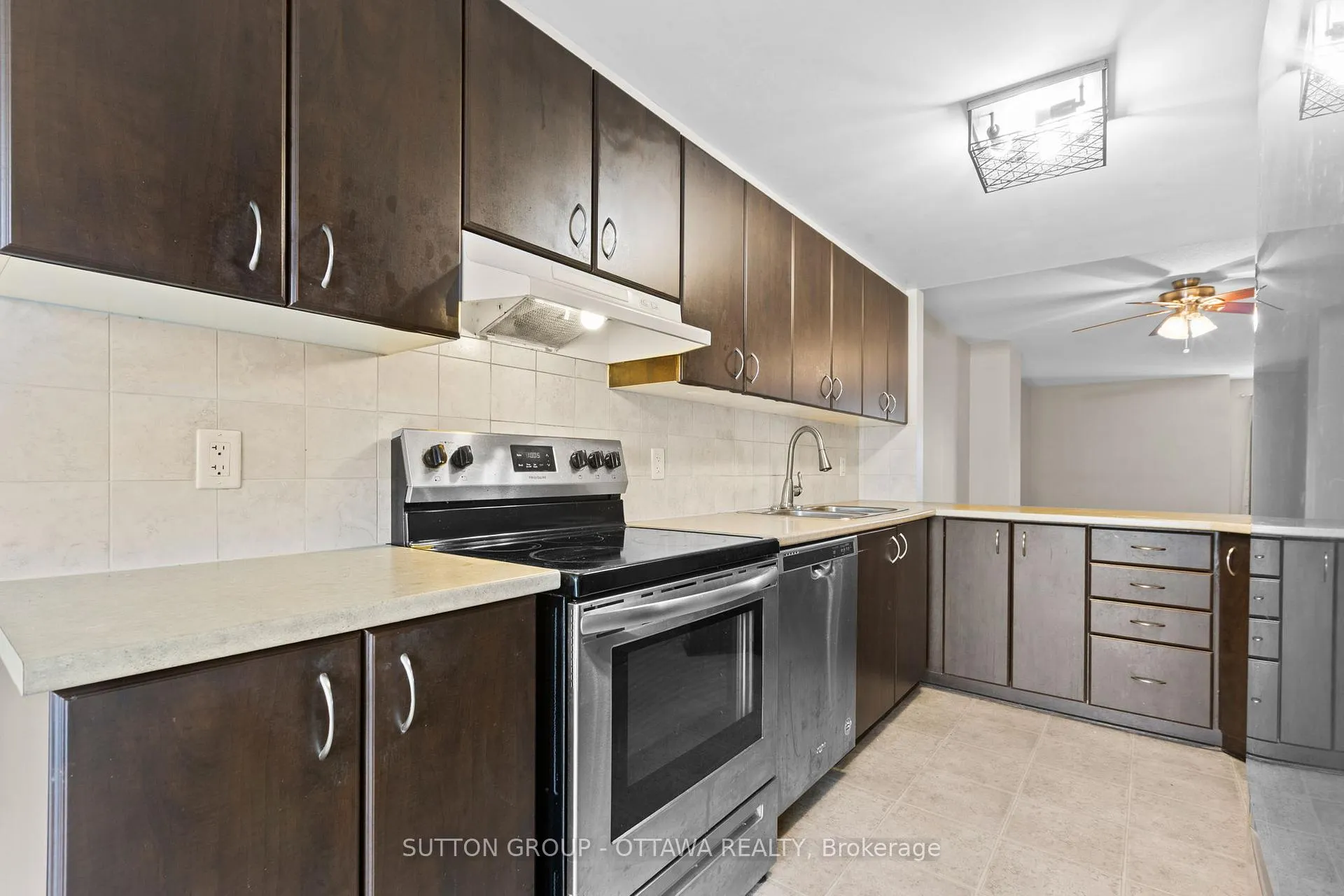Photo 4 of Unit 74, 641 Louis Toscano Drive, Ottawa, Avalon East — HOMEH
