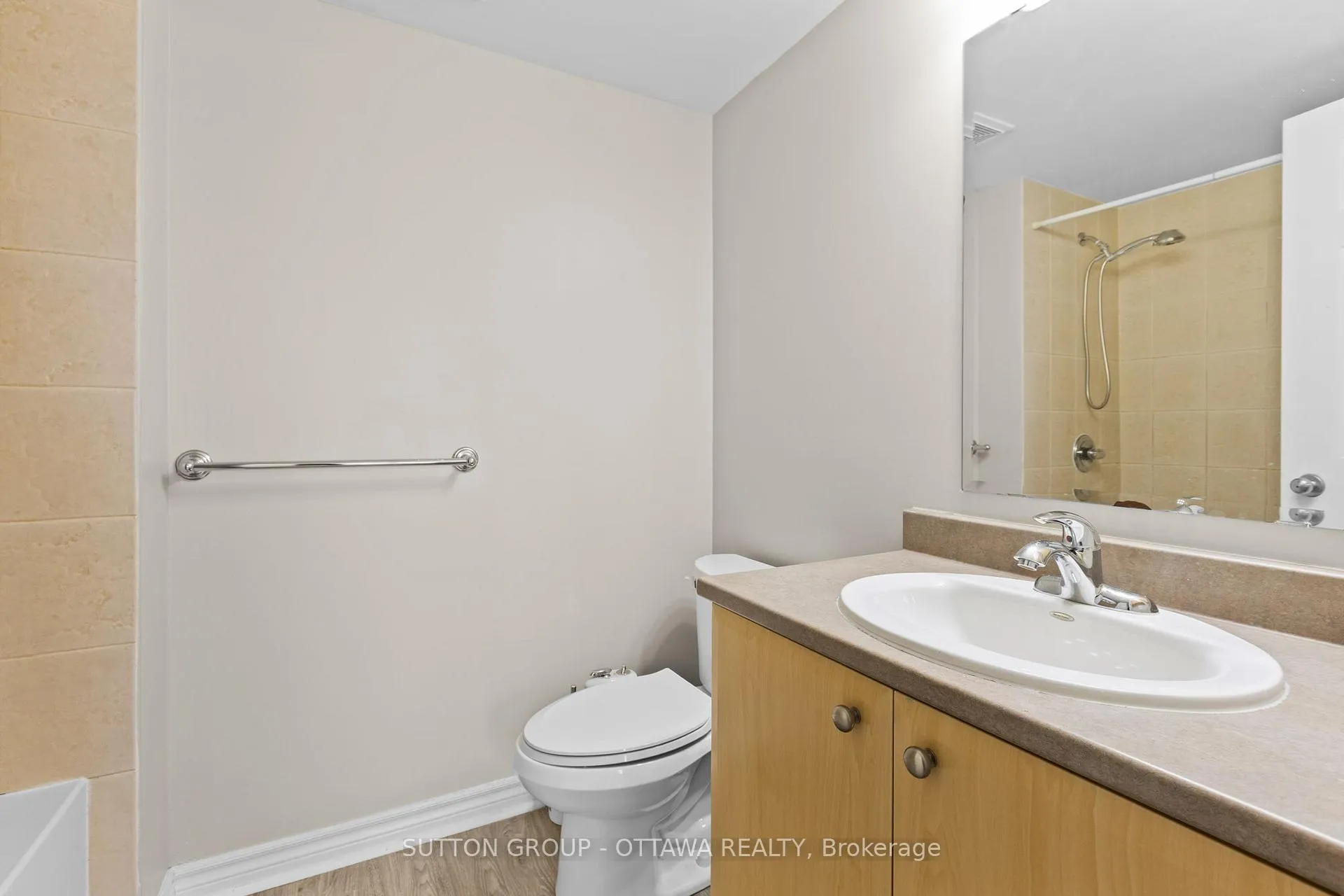 Photo 12 of Unit 74, 641 Louis Toscano Drive, Ottawa, Avalon East — HOMEH