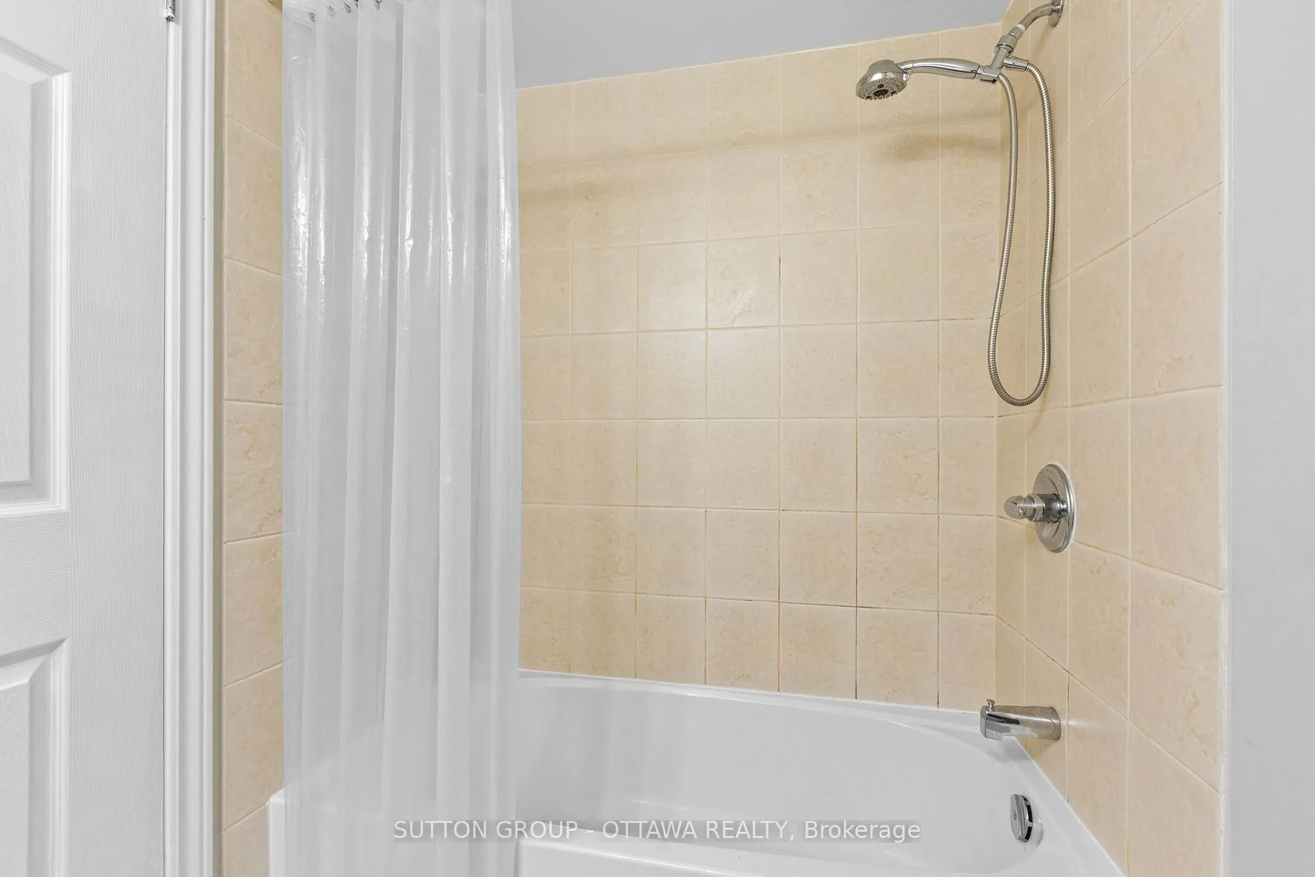 Photo 13 of Unit 74, 641 Louis Toscano Drive, Ottawa, Avalon East — HOMEH