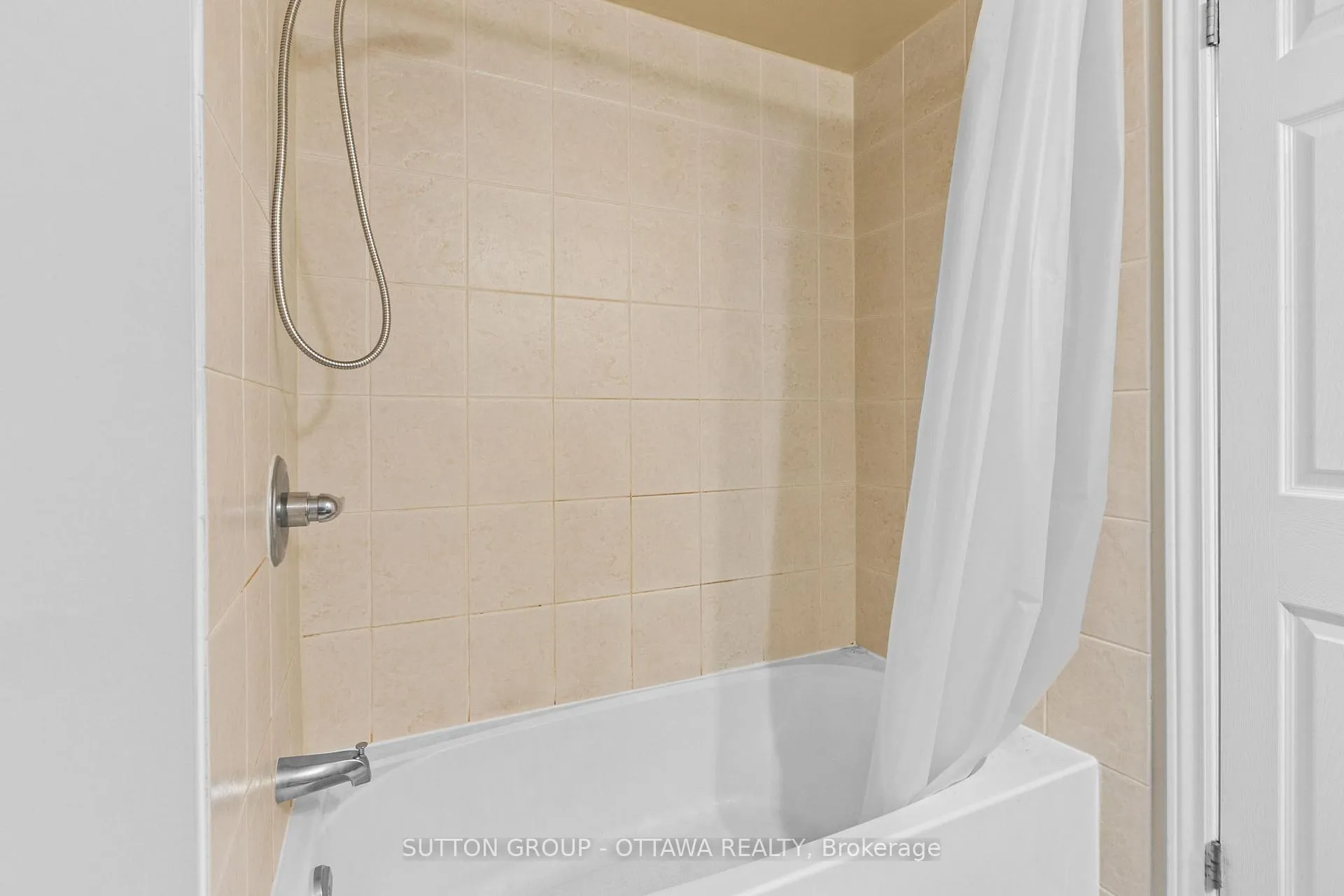 Photo 17 of Unit 74, 641 Louis Toscano Drive, Ottawa, Avalon East — HOMEH