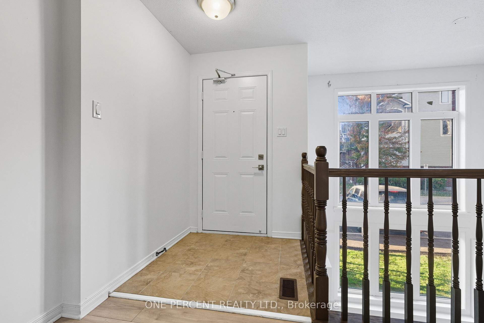 Photo 3 of 605 Reardon Private, Ottawa, Heron Gate/Industrial Park — HOMEH