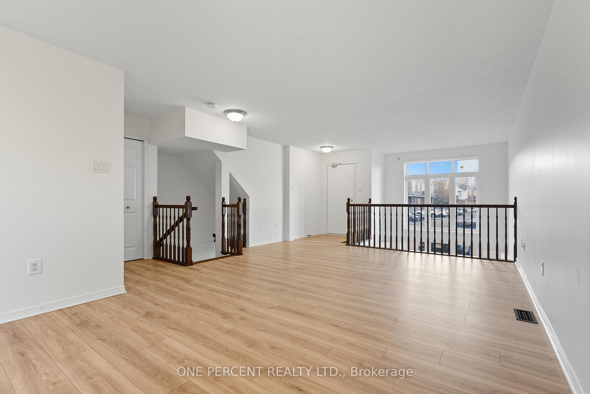 Photo 5 of 605 Reardon Private, Ottawa, Heron Gate/Industrial Park — HOMEH