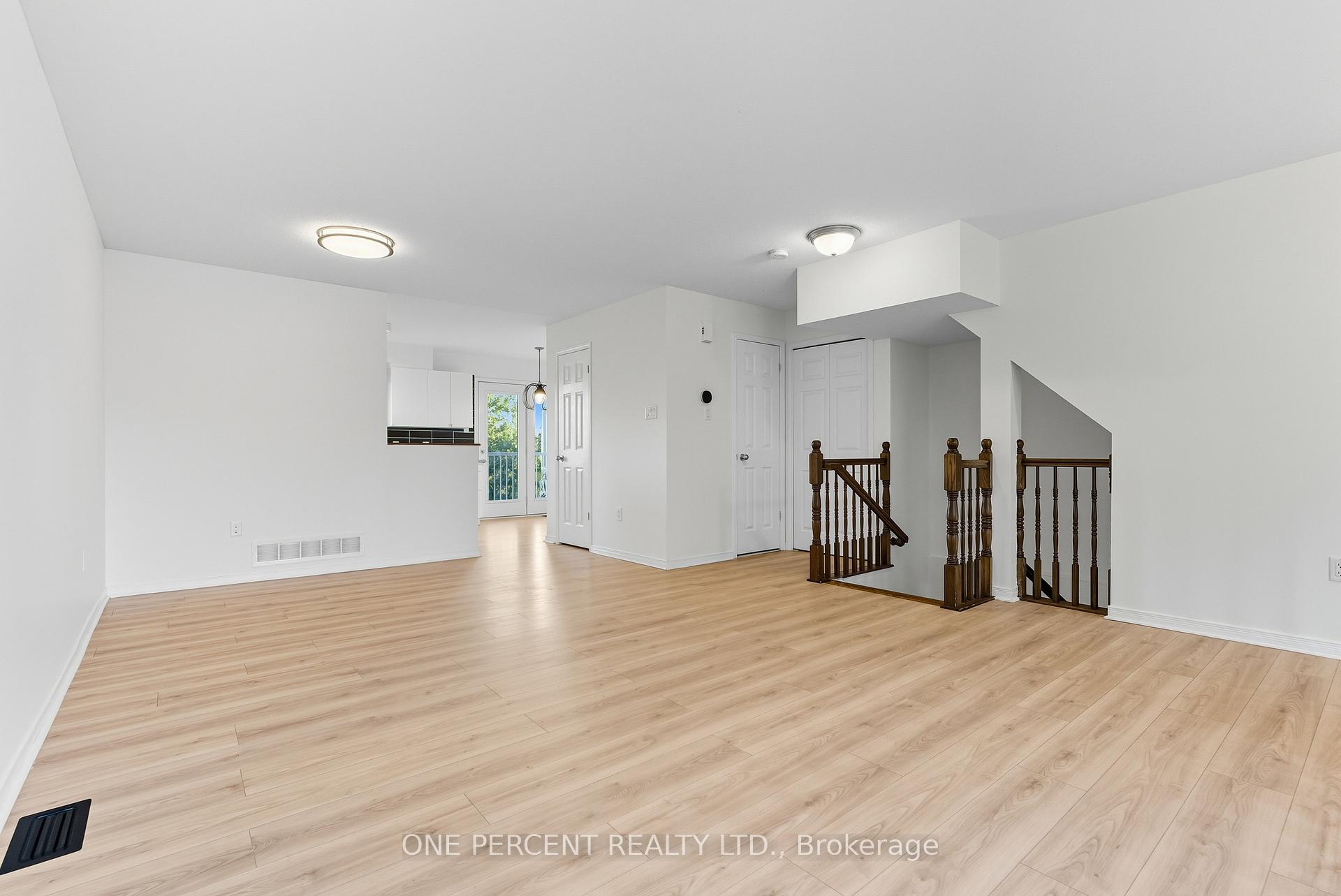 Photo 8 of 605 Reardon Private, Ottawa, Heron Gate/Industrial Park — HOMEH