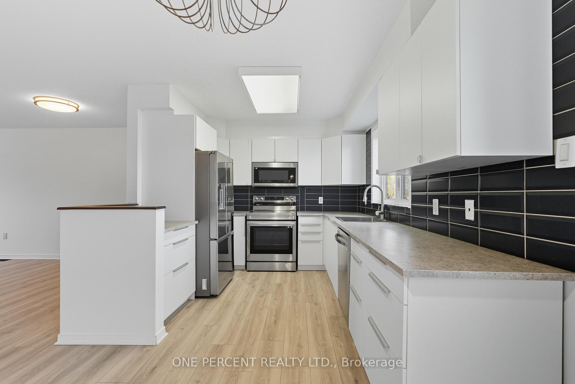Photo 11 of 605 Reardon Private, Ottawa, Heron Gate/Industrial Park — HOMEH