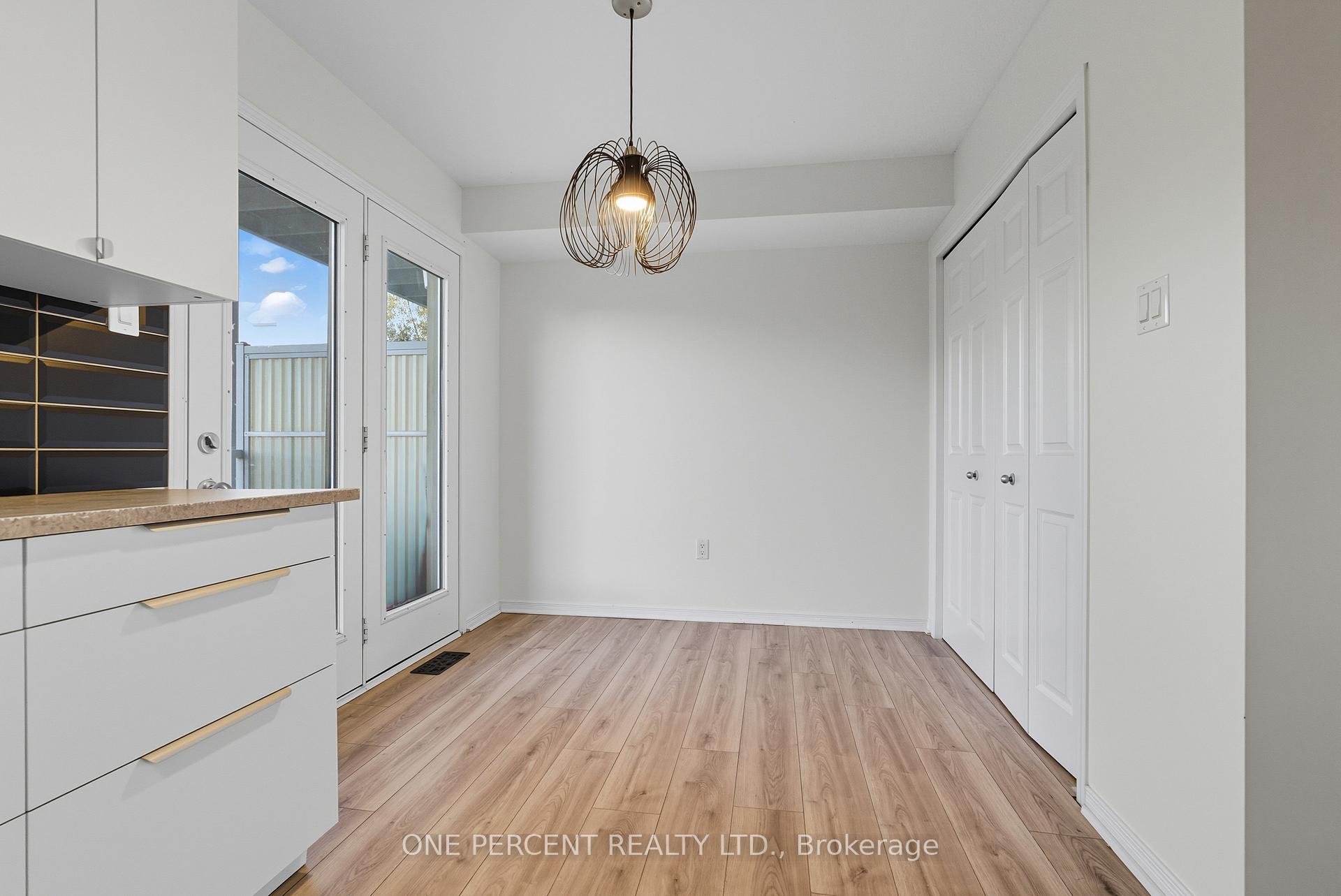 Photo 12 of 605 Reardon Private, Ottawa, Heron Gate/Industrial Park — HOMEH